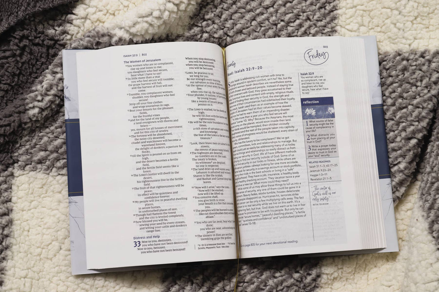 NIV, Women's Devotional Bible