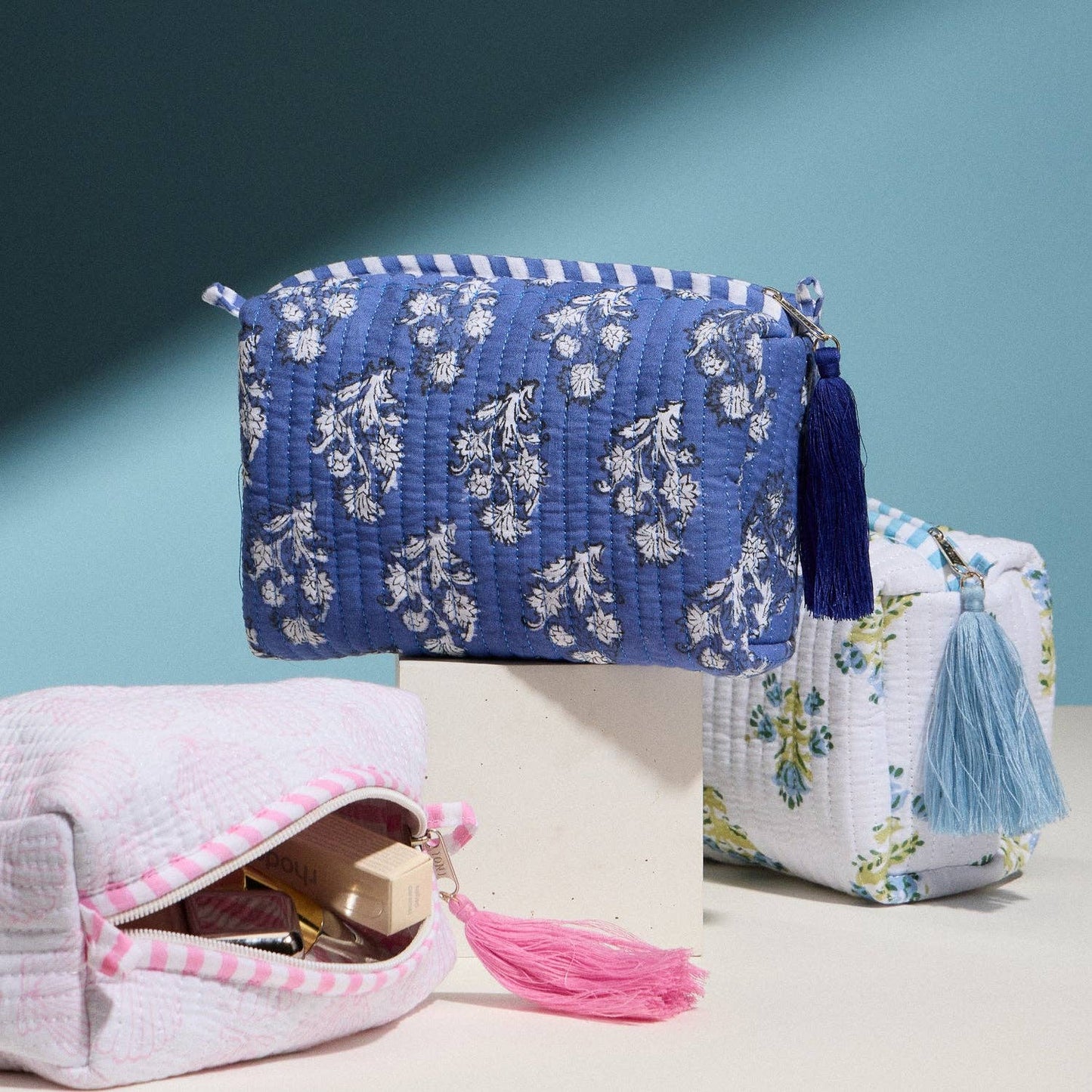 Stone & Stitch Cosmetic Pouch – Zipper Makeup Bag with Tassel