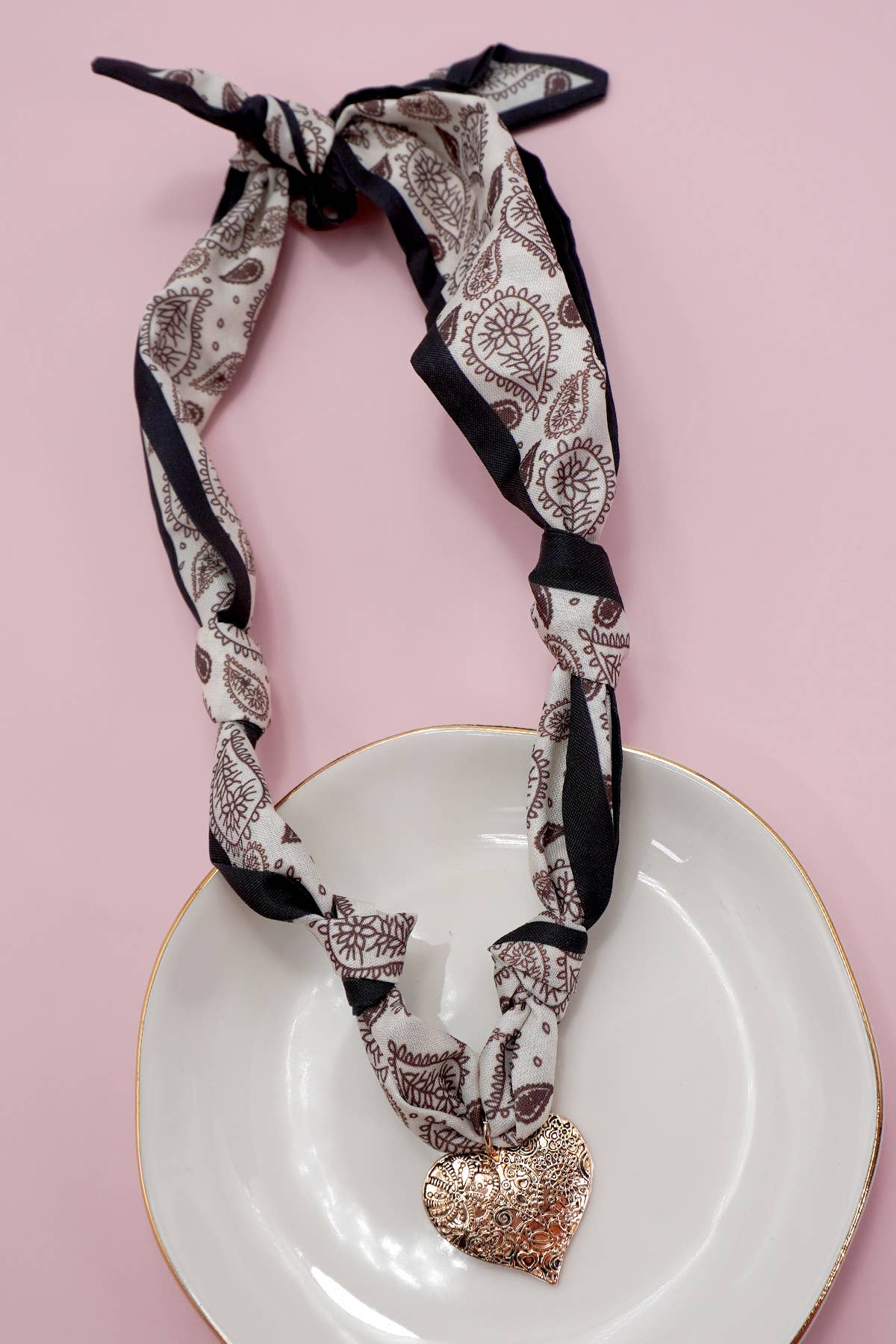 HANDMADE SCARF CHARM NECKLACE | 80N91790