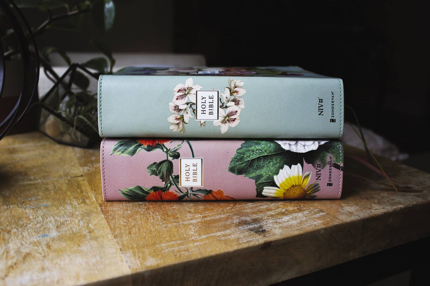 NIV Artisan Collection Bible LP Leathersoft Blush Floral