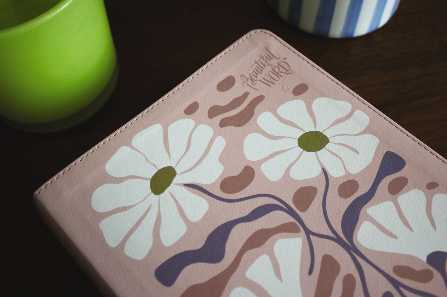 NIV Beautiful Word Coloring Bible, Leathersoft, Pink