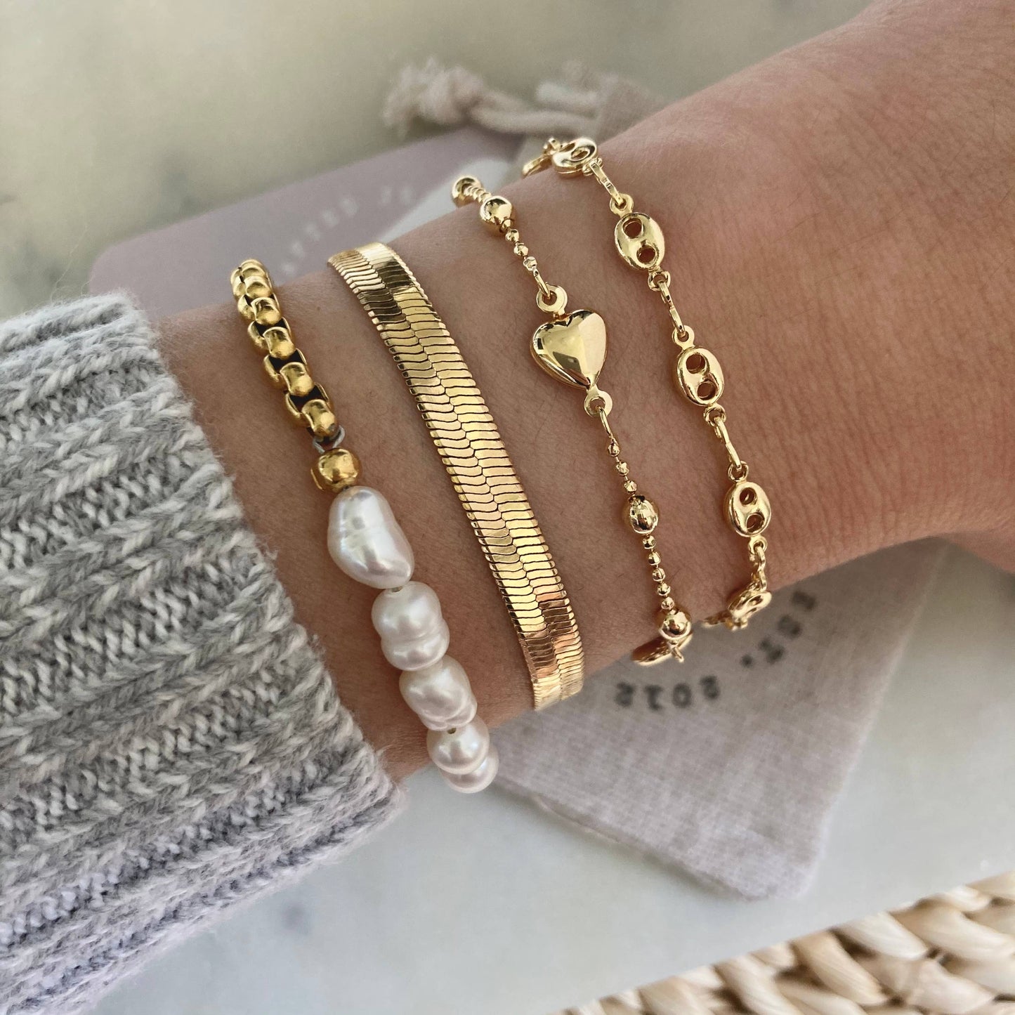 AMADY Pearls Bracelet Gold plated box chain adjustable