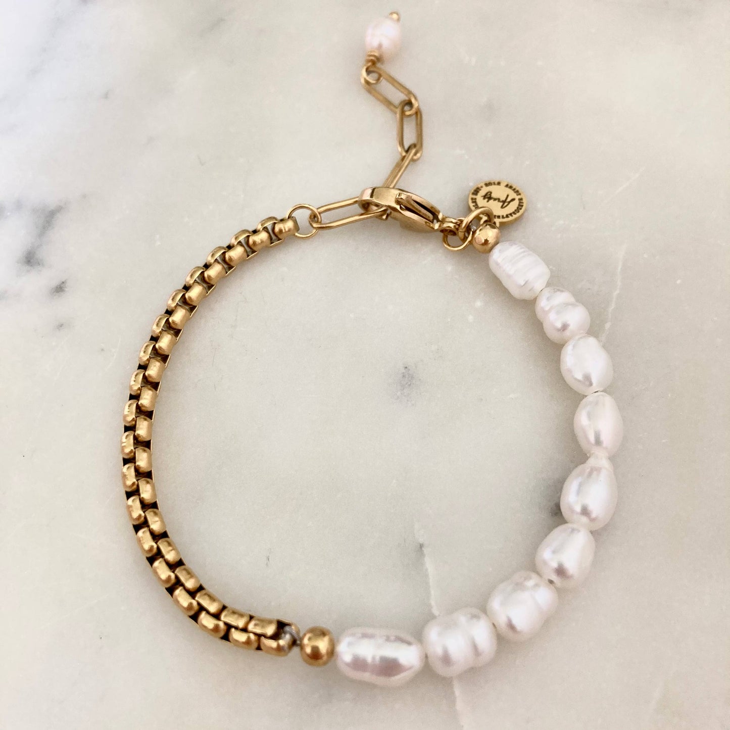 AMADY Pearls Bracelet Gold plated box chain adjustable