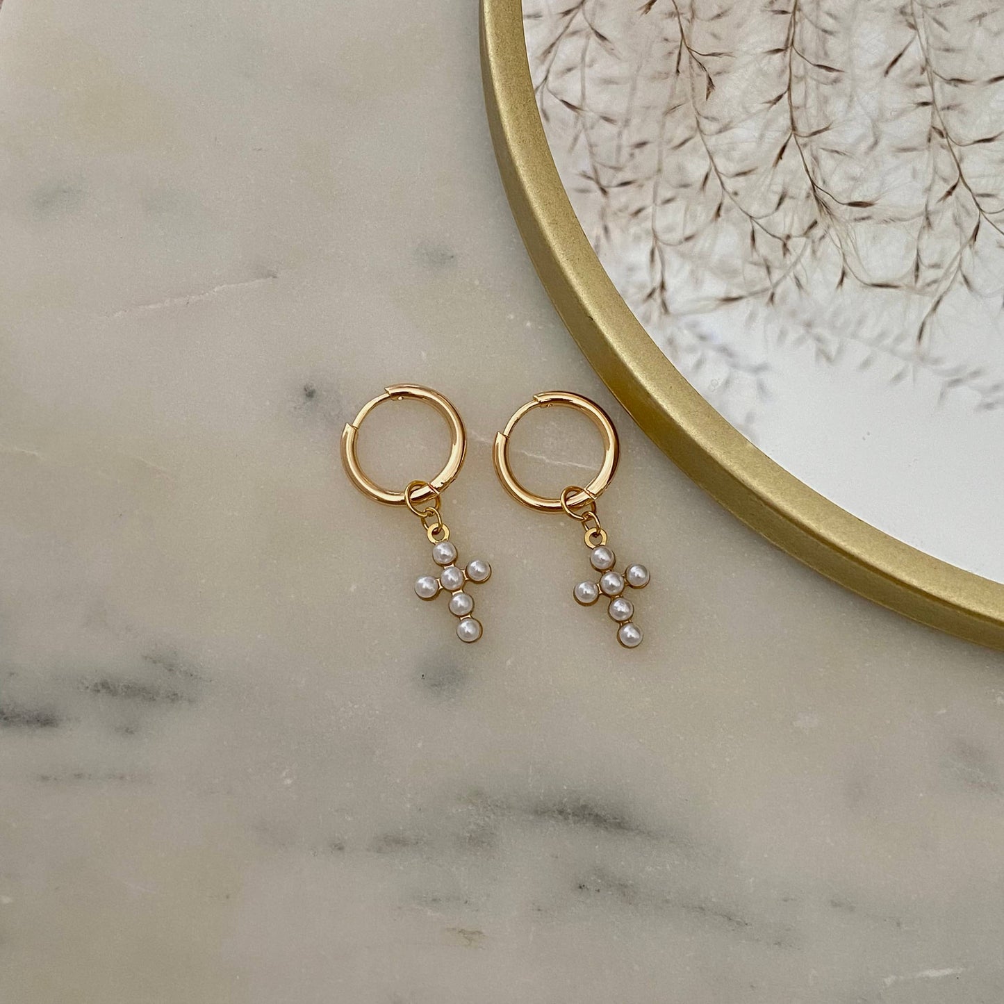 AMADY Cross hoops beaded imitation pearls 14k gold plated dangle