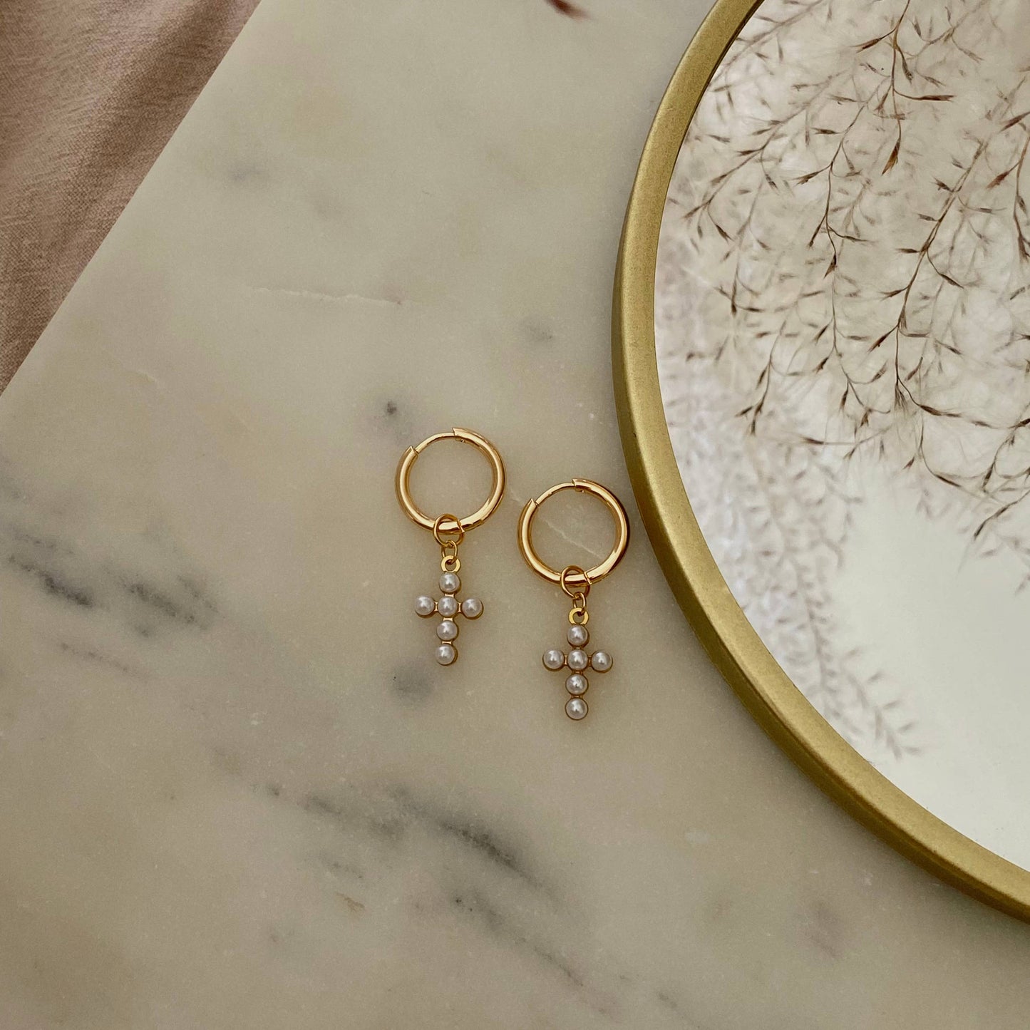 AMADY Cross hoops beaded imitation pearls 14k gold plated dangle